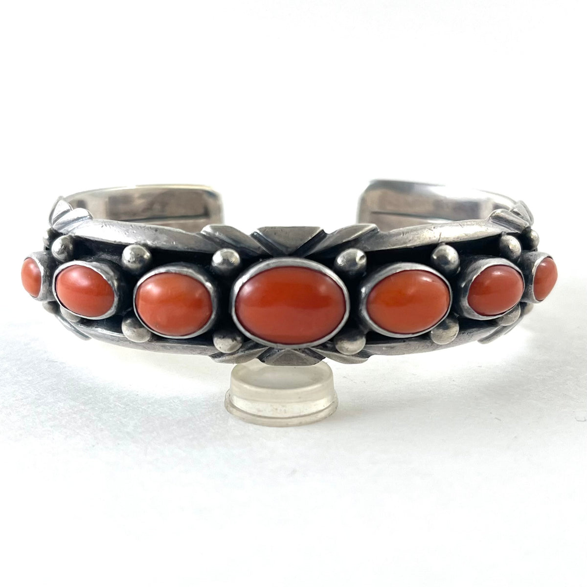 アクセサリー Vintage R. H. Begay Indian Ring Coral Row BraceletBy Harry H. Begay – Vicki Turbeville