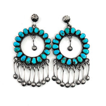 Load image into Gallery viewer, Vintage Hoop Earrings