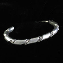 Load image into Gallery viewer, ELLE Magazine- May 2011