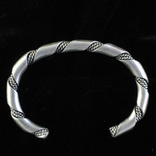 Load image into Gallery viewer, ELLE Magazine- May 2011