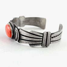 Load image into Gallery viewer, Spiny Oyster Bracelet&lt;br&gt;By Robert Chee
