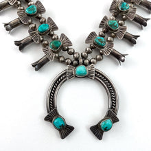 Load image into Gallery viewer, Vintage Box Bow Necklace
