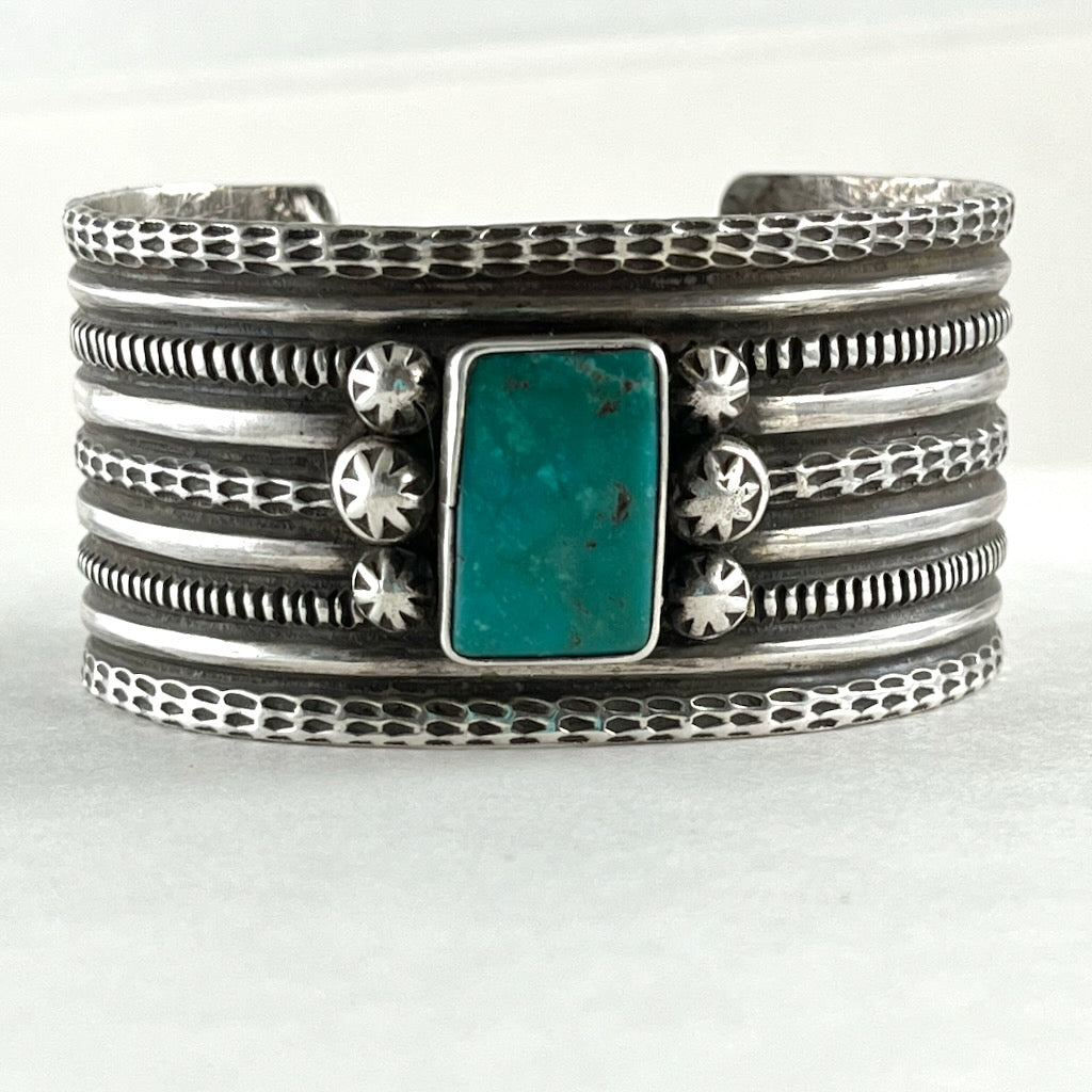 アクセサリー Jock Favor Drilled Turquoise Bracelet Large Wide CuffBy Jock Favour – Vicki Turbeville