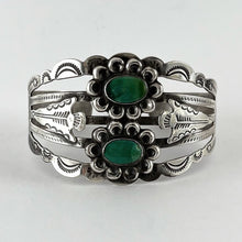 Load image into Gallery viewer, Vintage Bracelet With Arrows
