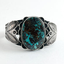 Load image into Gallery viewer, Vintage Bracelet With Pilot Mountain
