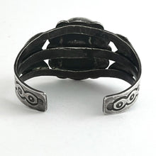 Load image into Gallery viewer, Vintage Bracelet With Pilot Mountain
