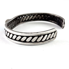Load image into Gallery viewer, Small Vintage Single Stone
