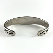 Load image into Gallery viewer, Old Ingot Silver Single Stone Bracelet
