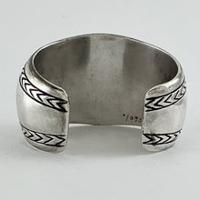 Load image into Gallery viewer, Vintage Lone Mountain Bracelet
