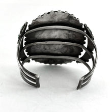 Load image into Gallery viewer, Vintage Cluster Bracelet
