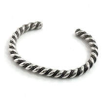 Load image into Gallery viewer, Vintage Heavy Twist Bracelet
