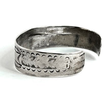 Load image into Gallery viewer, Vintage Ingot Silver Bracelet
