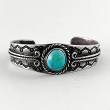 Load image into Gallery viewer, Vintage Single Stone Ingot Bracelet
