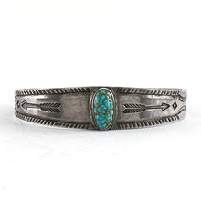 Load image into Gallery viewer, Single Stone Bracelet With Arrow Stamps
