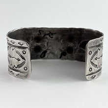 Load image into Gallery viewer, Vintage Bracelet Elegant Stamps
