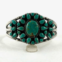 Load image into Gallery viewer, Vintage Small Green Cluster Bracelet
