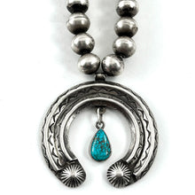 Load image into Gallery viewer, Vintage Naja On Ingot Beads
