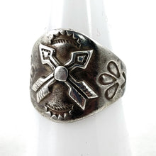 Load image into Gallery viewer, Vintage Crossed Arrows Ring&lt;br&gt;Size: 9
