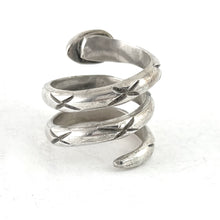 Load image into Gallery viewer, Snake Ring With  Stone&lt;br&gt;Size: 9.5
