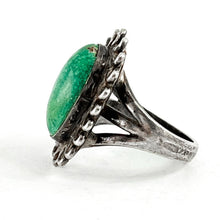 Load image into Gallery viewer, Vintage Single Stone Ring&lt;br&gt;Size: 6.5
