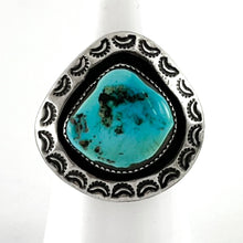Load image into Gallery viewer, Vintage Shadowbox Ring<br>Size: 7
