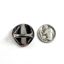 Load image into Gallery viewer, Vintage Shadowbox Ring<br>Size: 7
