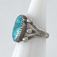 Load image into Gallery viewer, Vintage Single Stone<br>Size: 5
