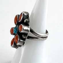 Load image into Gallery viewer, Funky Flower Ring<br>Size: 7
