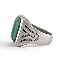 Load image into Gallery viewer, Vintage Bell Trading Ring<br>Size: 9
