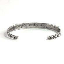 Load image into Gallery viewer, Vintage 11 Stone Ingot Bracelet
