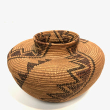 Load image into Gallery viewer, Yokuts Bottle Neck Basket

