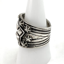 Load image into Gallery viewer, Silver Stars Ring&lt;br&gt;By Donovan Cadman&lt;br&gt;Size: 8.5
