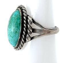 Load image into Gallery viewer, Vintage Navajo Ring&lt;br&gt;Size: 8.5
